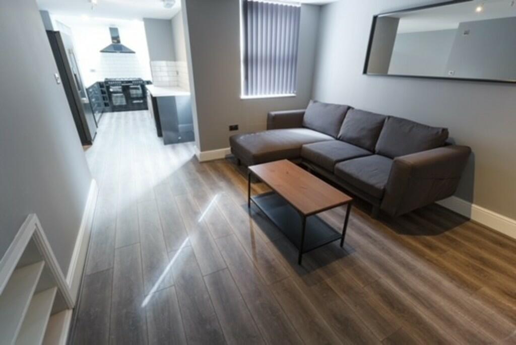 5 bed Mid Terraced House for rent in Liverpool. From MCR Move - Manchester