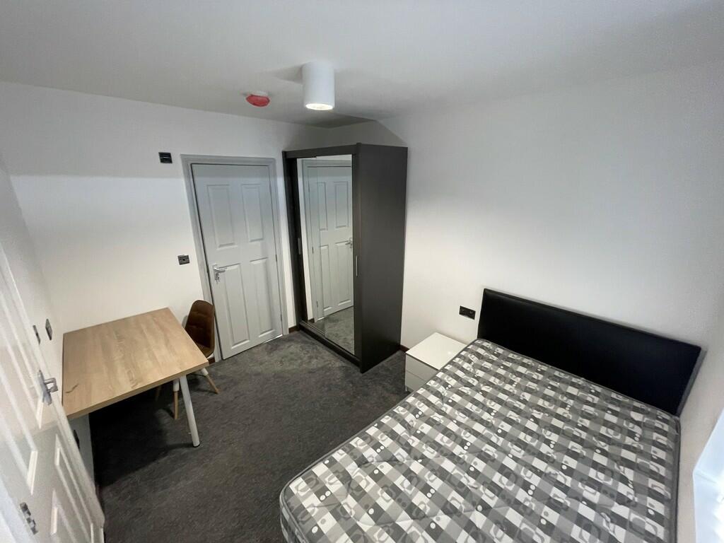 5 bed Mid Terraced House for rent in Liverpool. From MCR Move - Manchester 5 bed Mid Terraced House for rent in Liverpool. From MCR Move - Manchester