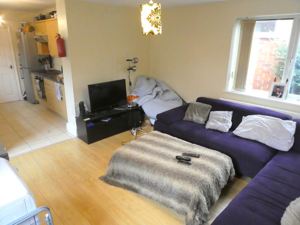 6 bed Semi Detached for rent in Manchester. From MCR Move - Manchester