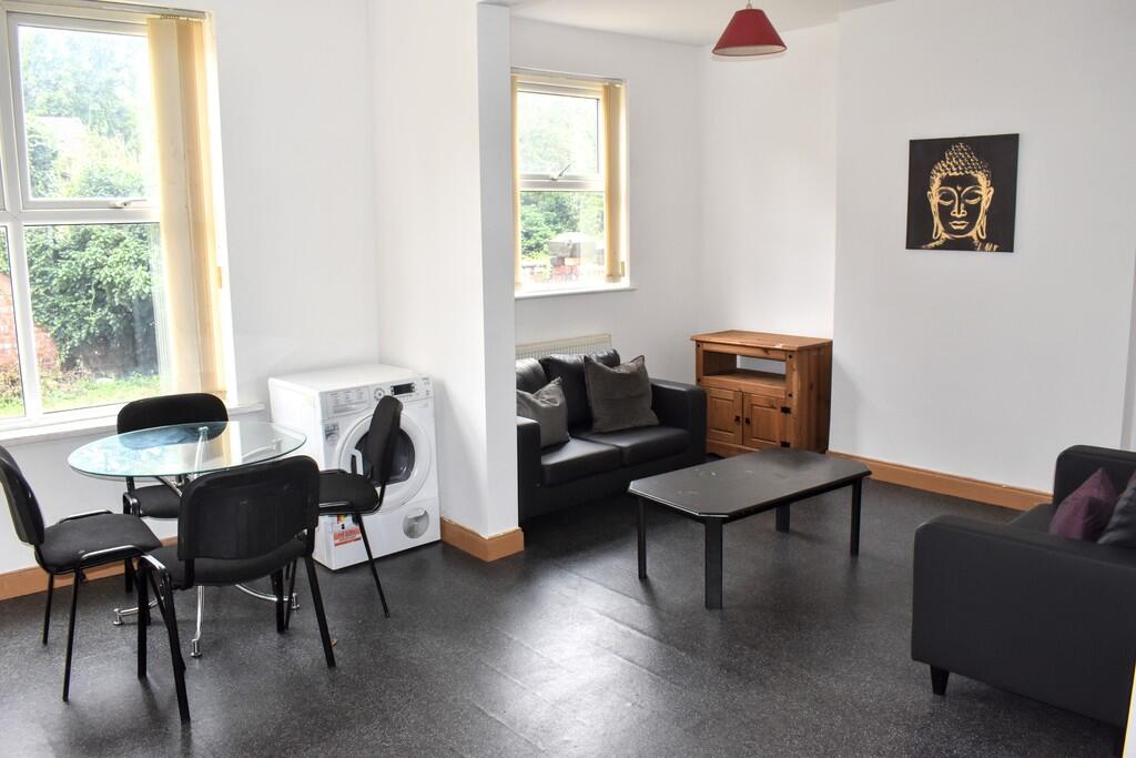 4 bed Apartment for rent in Gatley. From MCR Move - Manchester