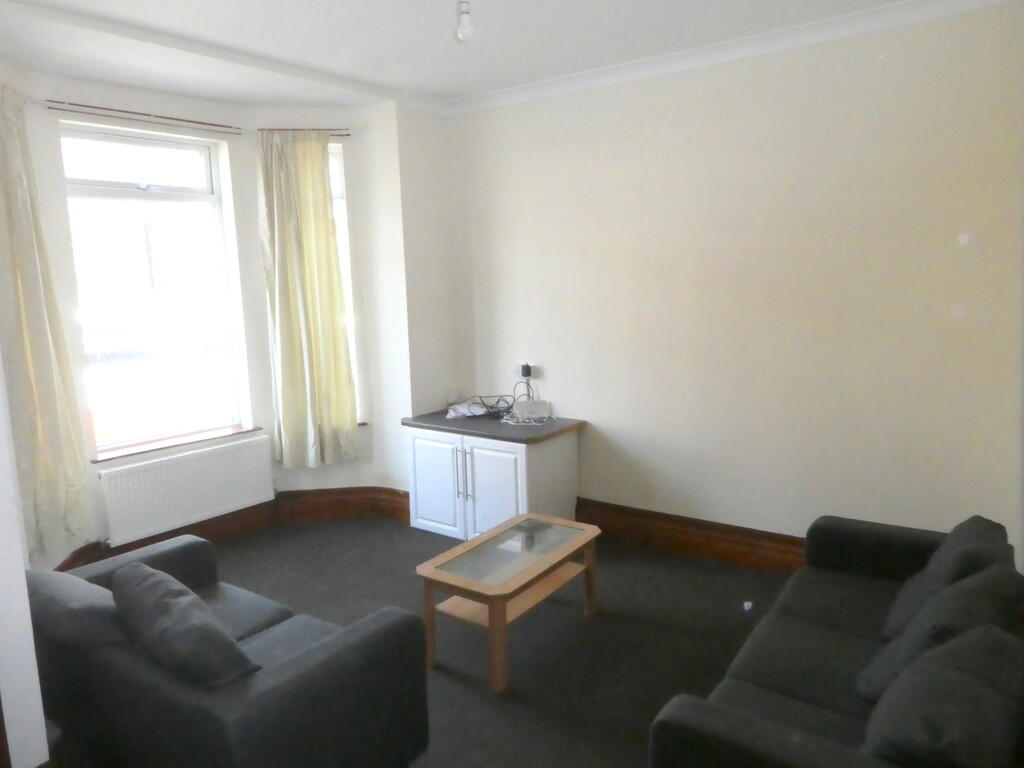 5 bed Mid Terraced House for rent in Manchester. From MCR Move - Manchester