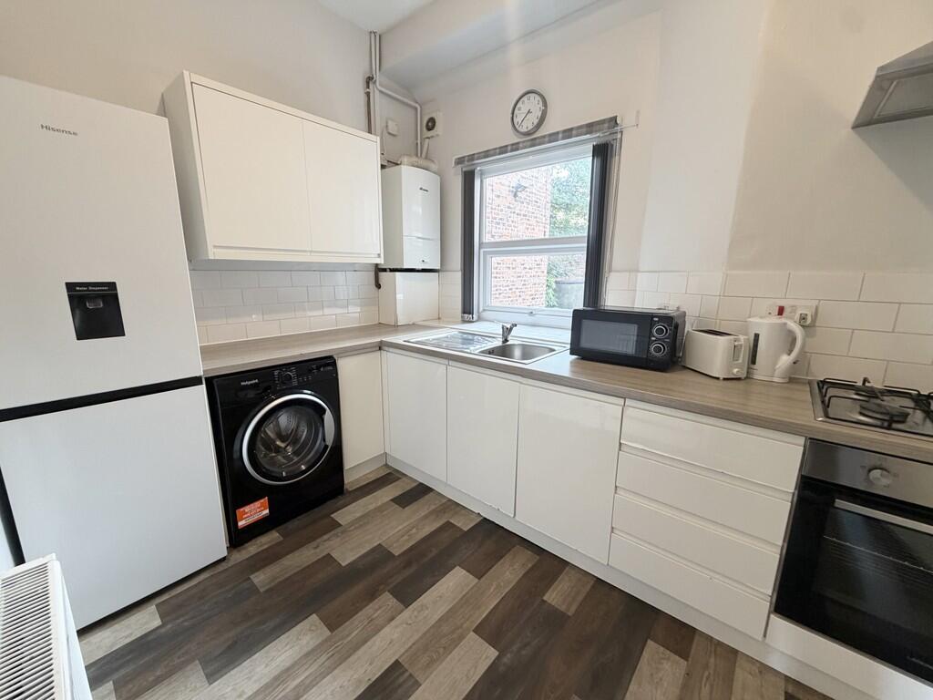 4 bed Mid Terraced House for rent in Manchester. From MCR Move - Manchester 4 bed Mid Terraced House for rent in Manchester. From MCR Move - Manchester