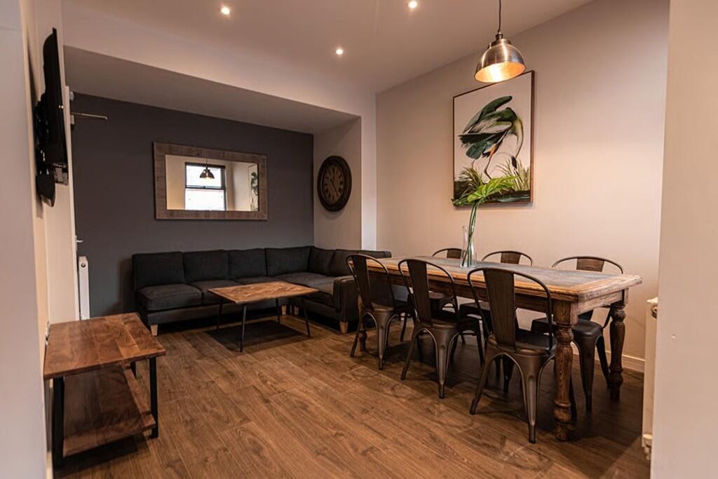 6 bed Mid Terraced House for rent in Liverpool. From MCR Move - Manchester