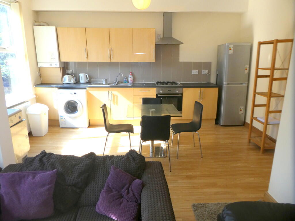 4 bed Apartment for rent in Gatley. From MCR Move - Manchester