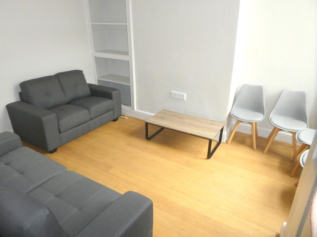 4 bed Mid Terraced House for rent in Manchester. From MCR Move - Manchester 4 bed Mid Terraced House for rent in Manchester. From MCR Move - Manchester