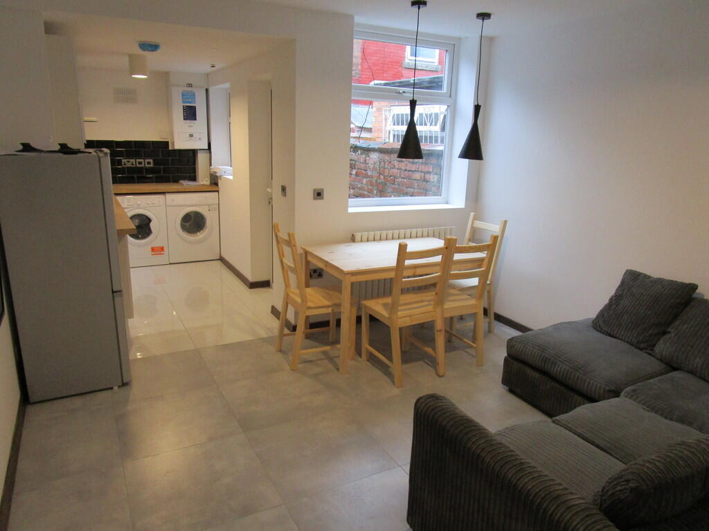 3 bed Mid Terraced House for rent in Manchester. From MCR Move - Manchester