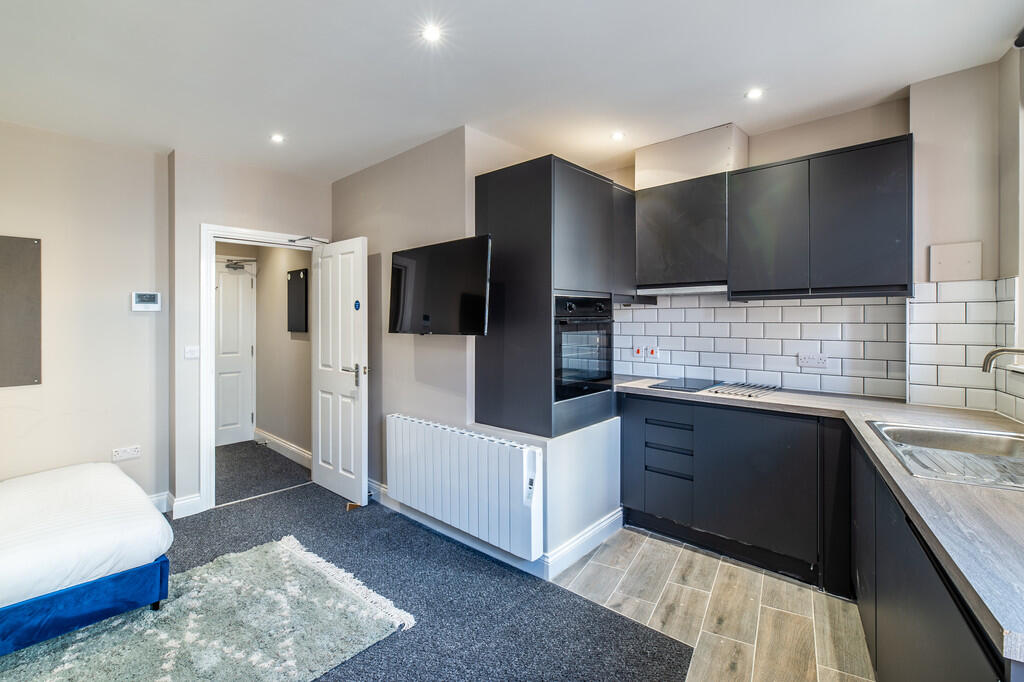 4 bed Studio for rent in Nottingham. From MCR Move - Manchester