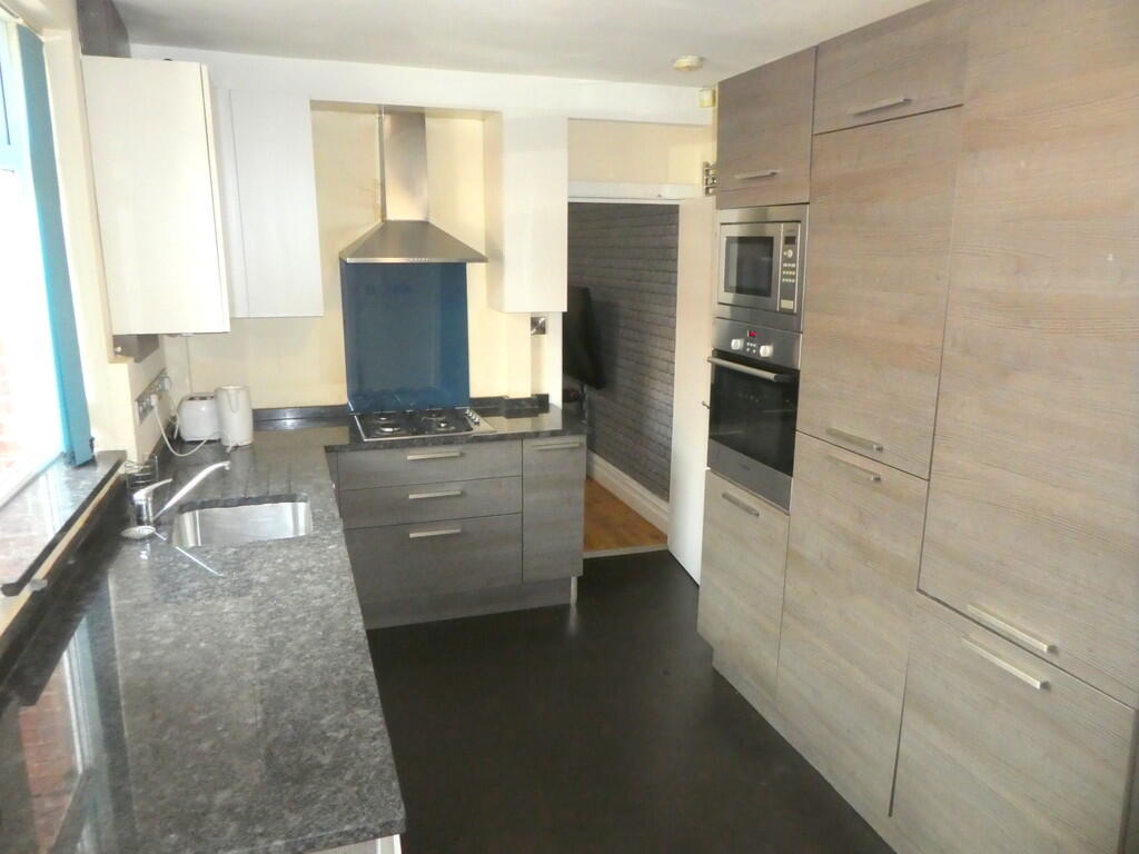 4 bed End of Terrace for rent in Manchester. From MCR Move - Manchester