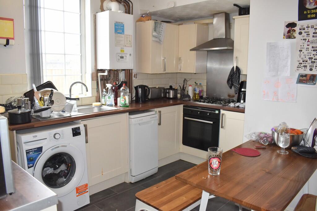 5 bed Semi Detached for rent in Manchester. From MCR Move - Manchester