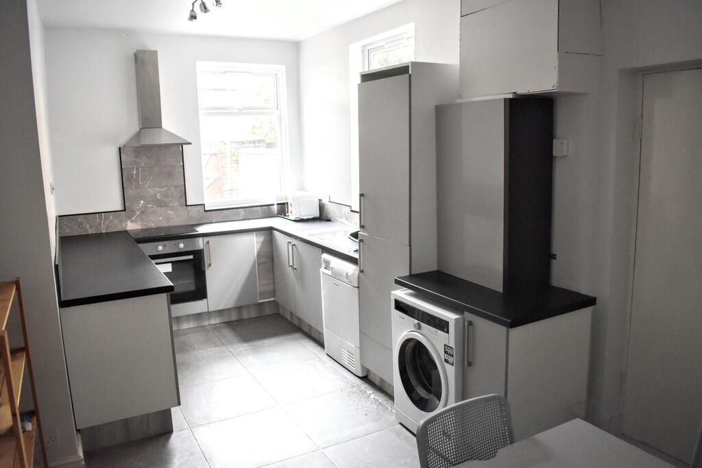 3 bed Mid Terraced House for rent in Manchester. From MCR Move - Manchester 3 bed Mid Terraced House for rent in Manchester. From MCR Move - Manchester