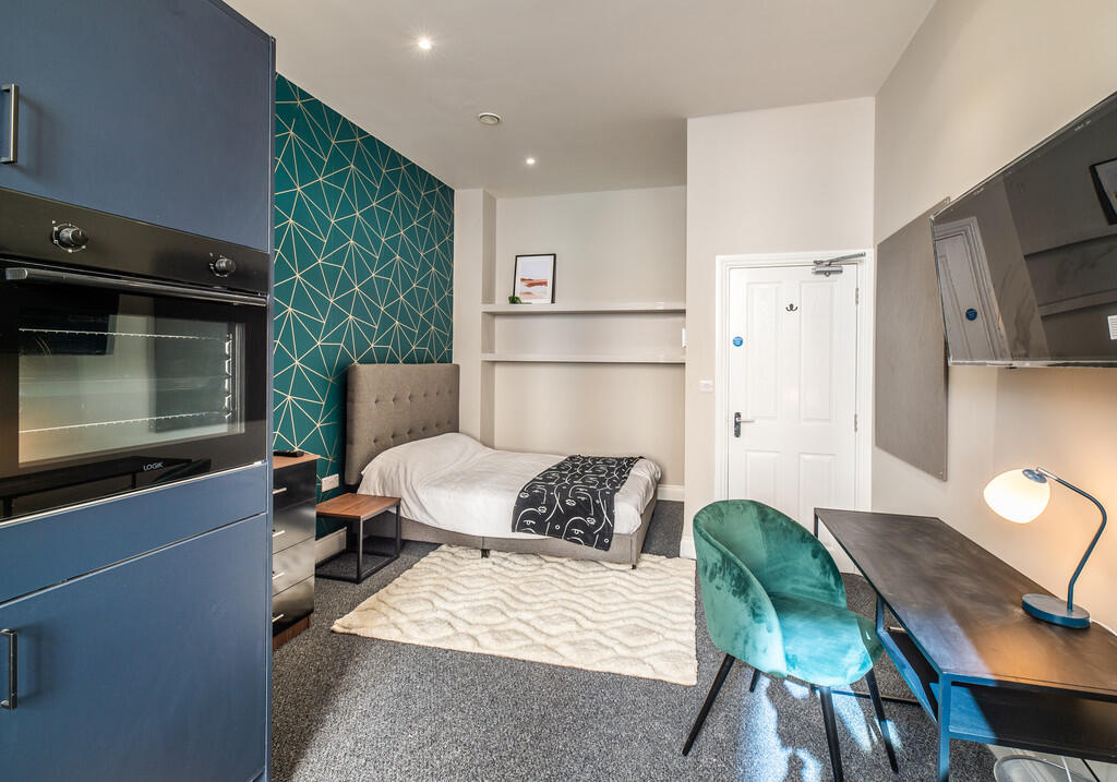 4 bed Studio for rent in Nottingham. From MCR Move - Manchester