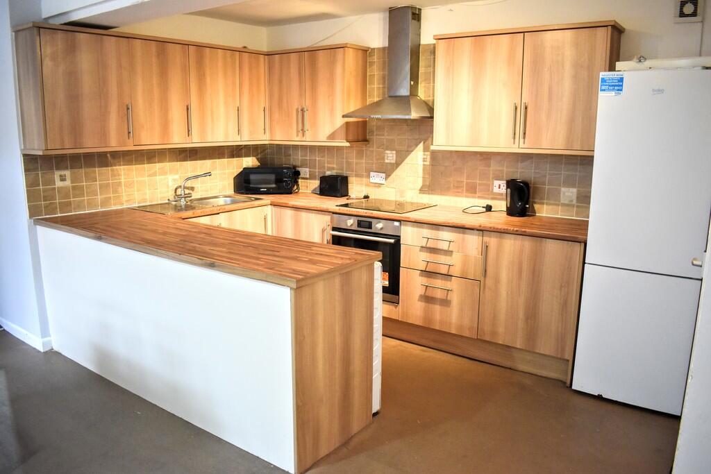 4 bed Semi Detached for rent in Manchester. From MCR Move - Manchester