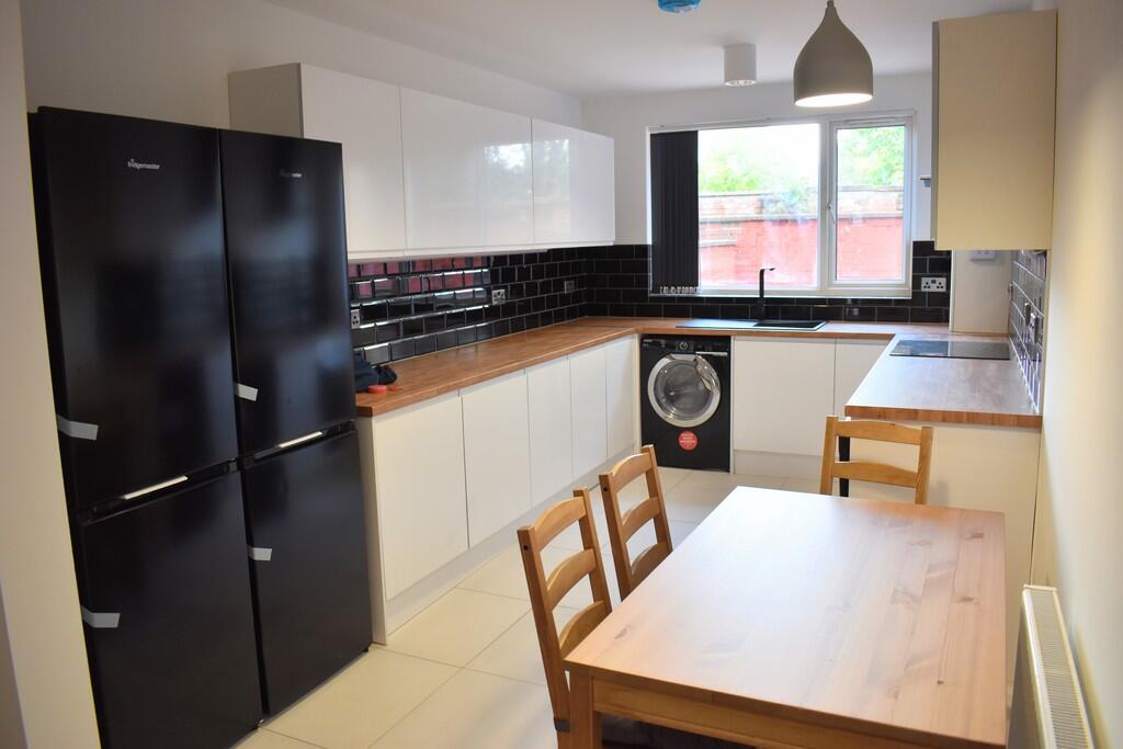 5 bed Mid Terraced House for rent in Manchester. From MCR Move - Manchester