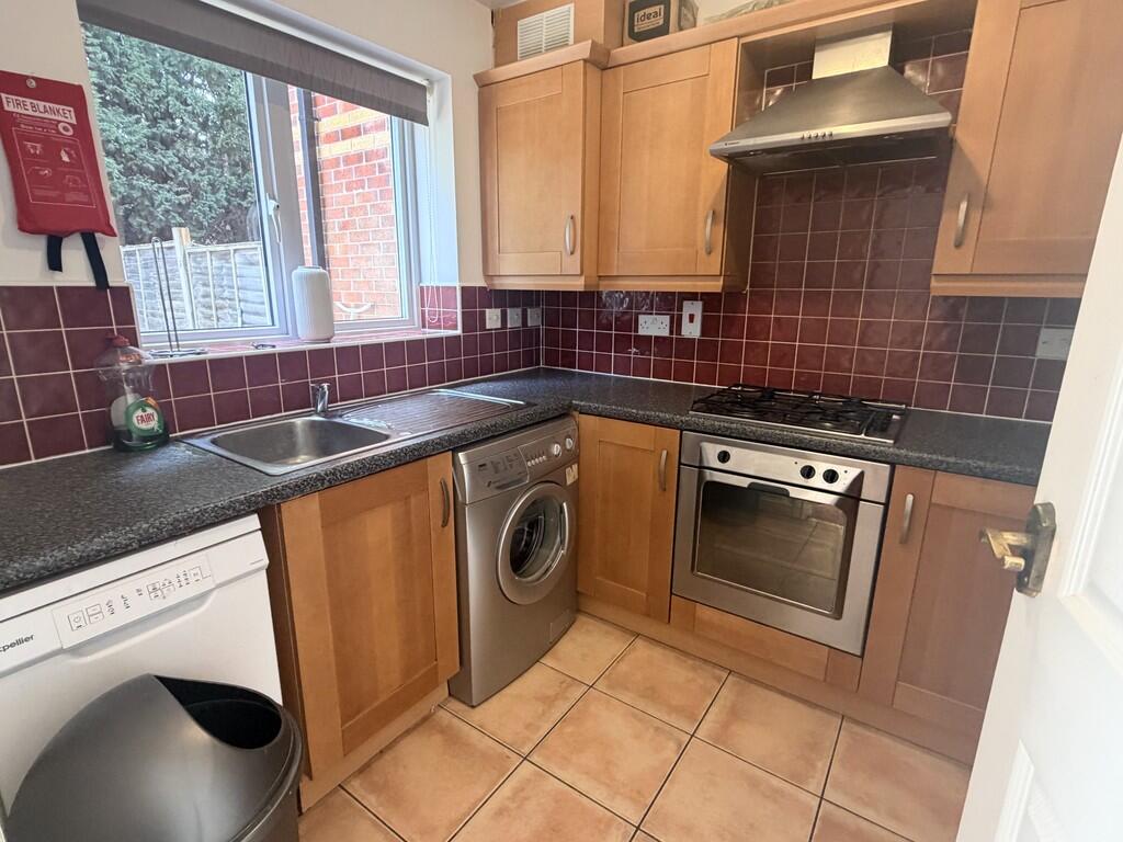 4 bed Mid Terraced House for rent in Manchester. From MCR Move - Manchester