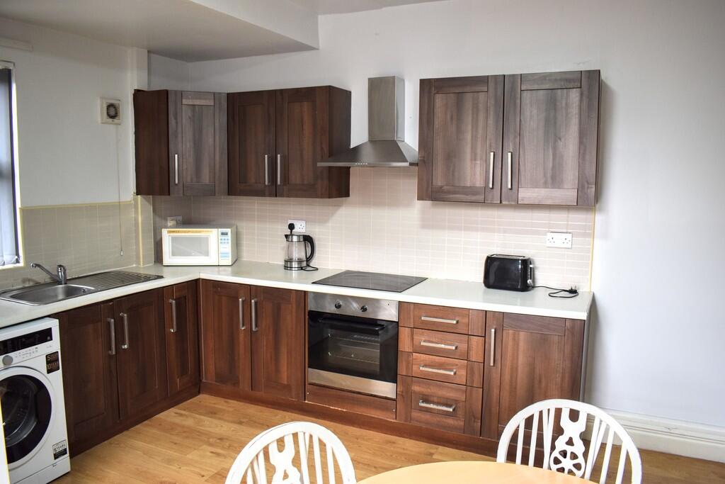3 bed End of Terrace for rent in Manchester. From MCR Move - Manchester