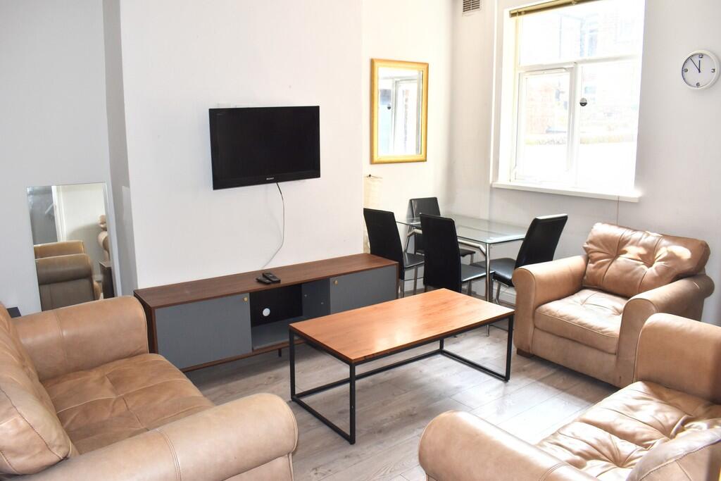 5 bed Mid Terraced House for rent in Gatley. From MCR Move - Manchester