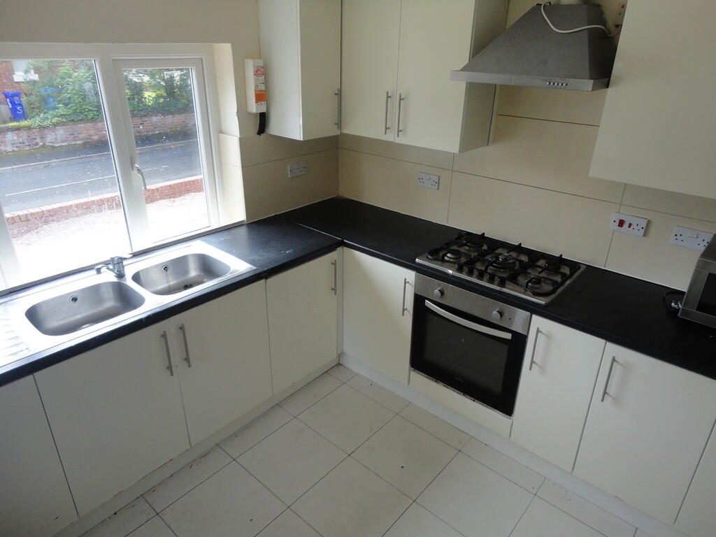 8 bed Semi Detached for rent in Manchester. From MCR Move - Manchester