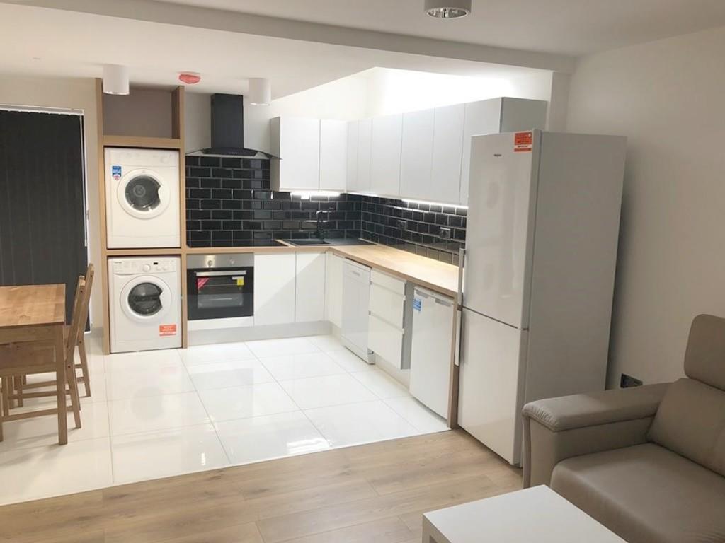 5 bed Mid Terraced House for rent in Liverpool. From MCR Move - Manchester 5 bed Mid Terraced House for rent in Liverpool. From MCR Move - Manchester