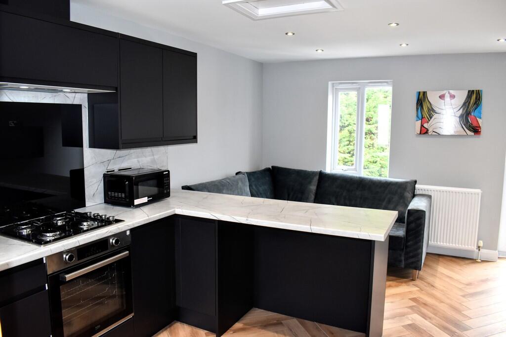 5 bed Town House for rent in Manchester. From MCR Move - Manchester