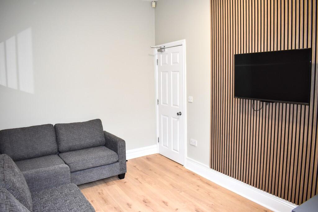 5 bed Mid Terraced House for rent in Manchester. From MCR Move - Manchester