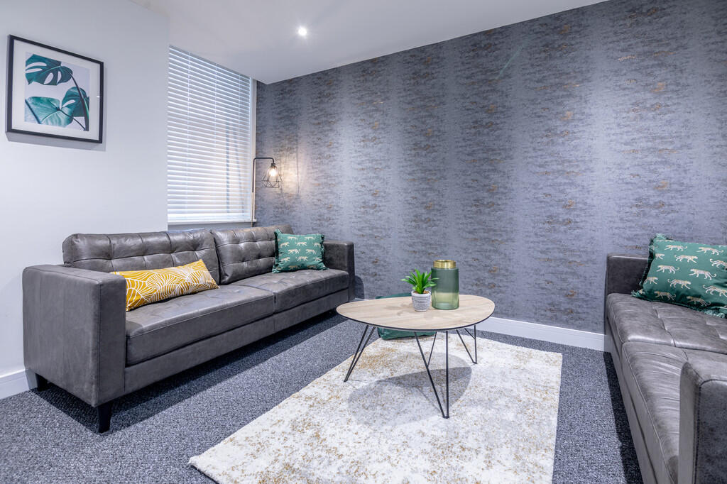 6 bed Mid Terraced House for rent in Manchester. From MCR Move - Manchester
