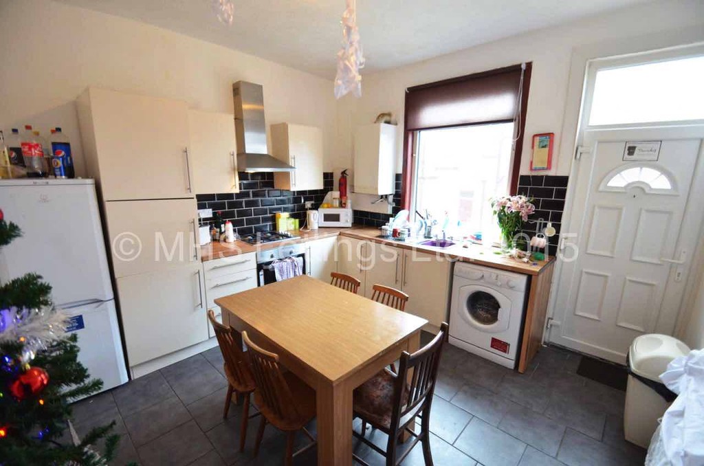 4 bed Mid Terraced House for rent in Leeds. From MHS Lettings - Leeds