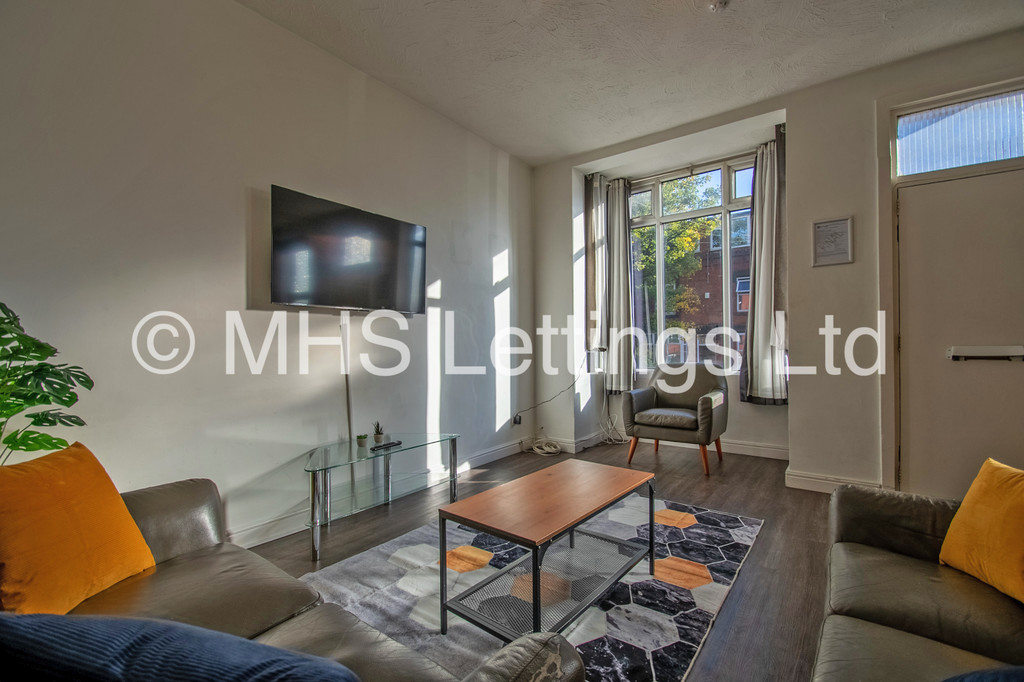 5 bed Mid Terraced House for rent in Leeds. From MHS Lettings - Leeds