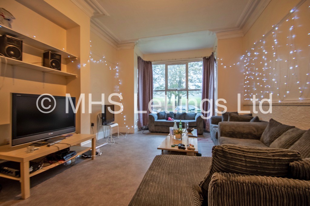 12 bed Mid Terraced House for rent in Leeds. From MHS Lettings - Leeds