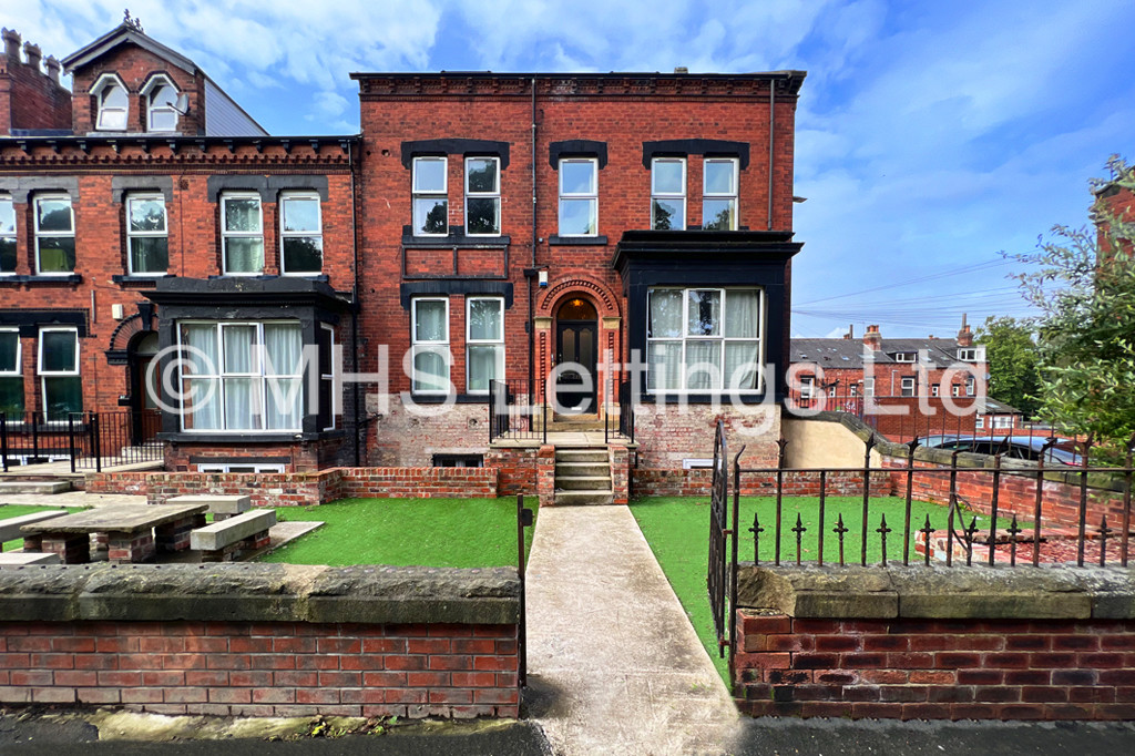 12 bed End of Terrace for rent in Leeds. From MHS Lettings - Leeds