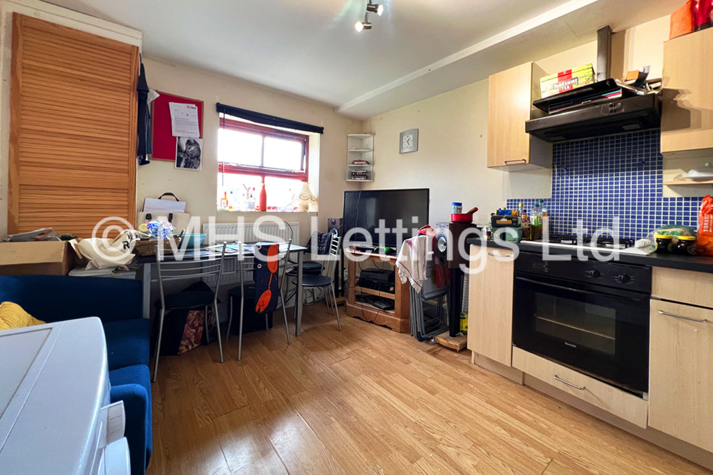 3 bed 1st Floor Flat for rent in Leeds. From MHS Lettings - Leeds