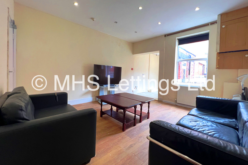5 bed Mid Terraced House for rent in Leeds. From MHS Lettings - Leeds