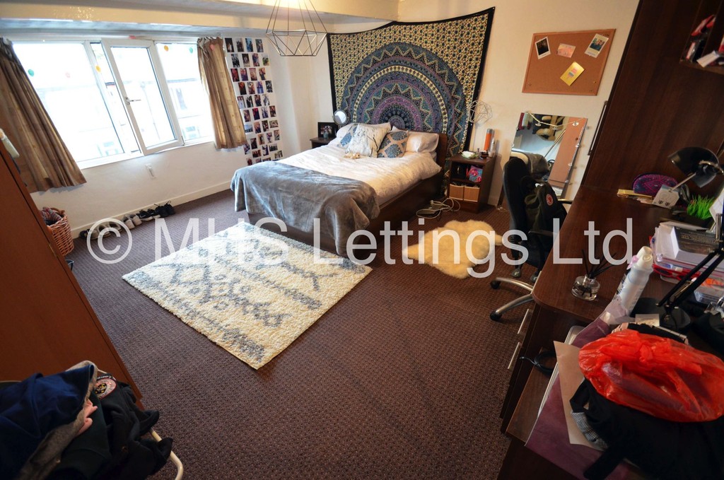 4 bed Mid Terraced House for rent in Leeds. From MHS Lettings - Leeds
