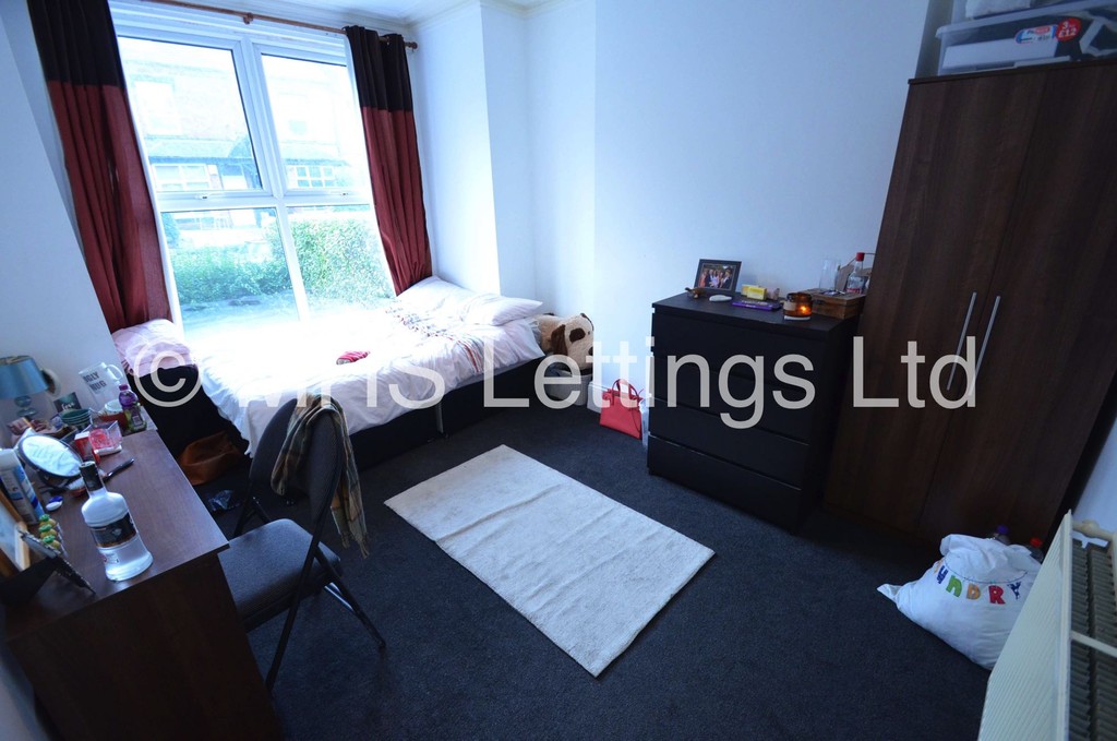 1 bed Mid Terraced House for rent in Leeds. From MHS Lettings - Leeds