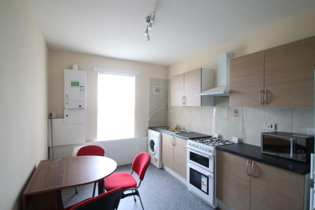 2 bed 1st Floor Flat for rent in Leeds. From Virtue Estate Agents