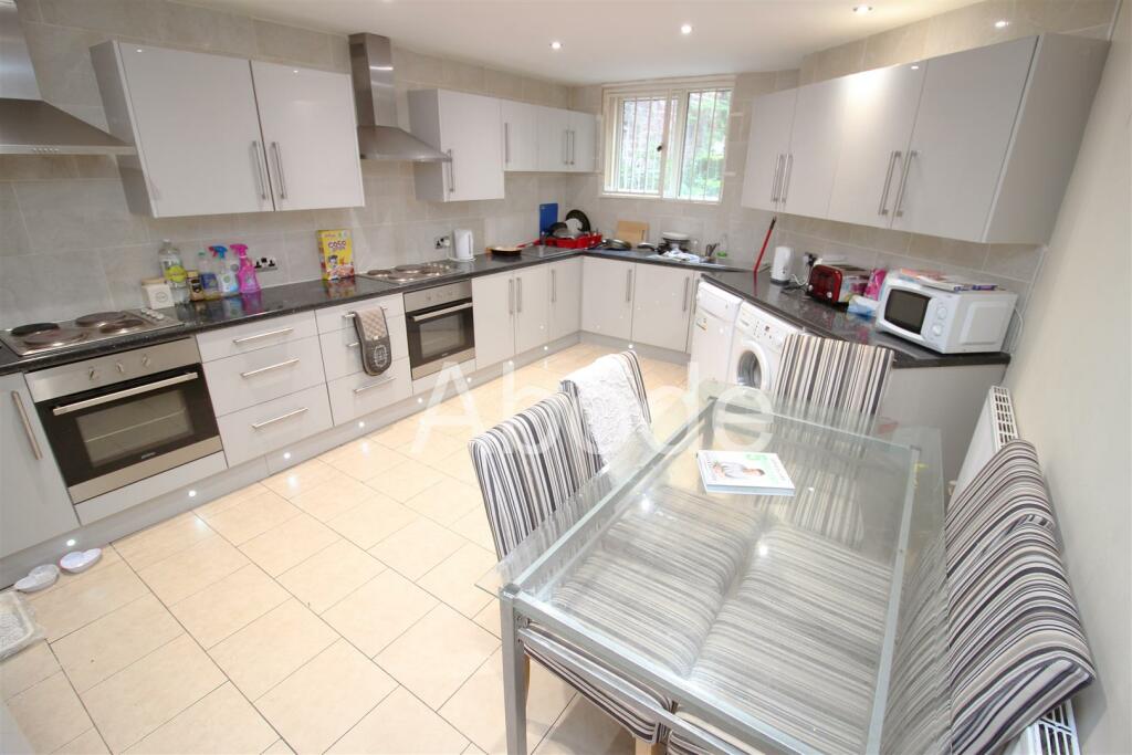 9 bed Detached for rent in Leeds. From Abode - Leeds