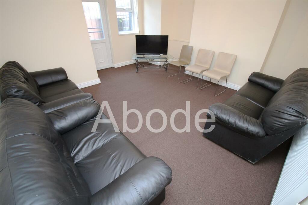 6 bed Detached for rent in Leeds. From Abode - Leeds 6 bed Detached for rent in Leeds. From Abode - Leeds