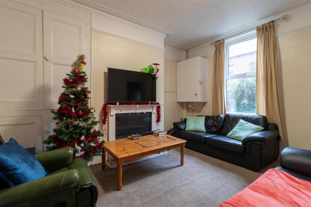 5 bed Detached for rent in Leeds. From Abode - Leeds
