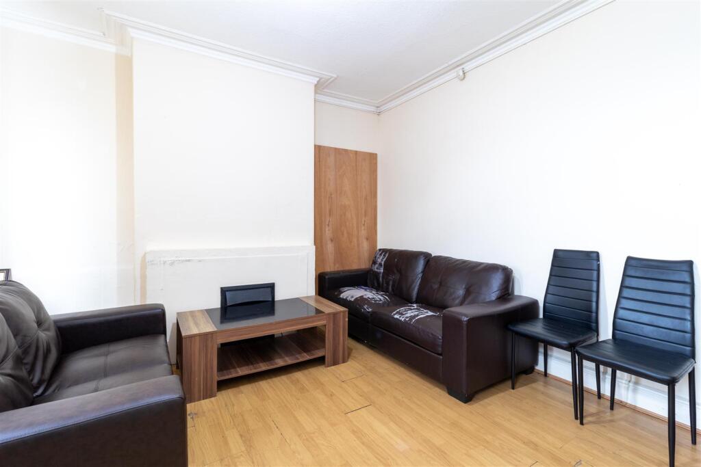 3 bed Detached for rent in Leeds. From Abode - Leeds