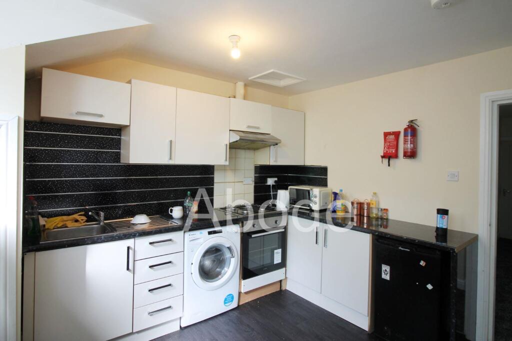 4 bed 1st Floor Flat for rent in Leeds. From Abode - Leeds