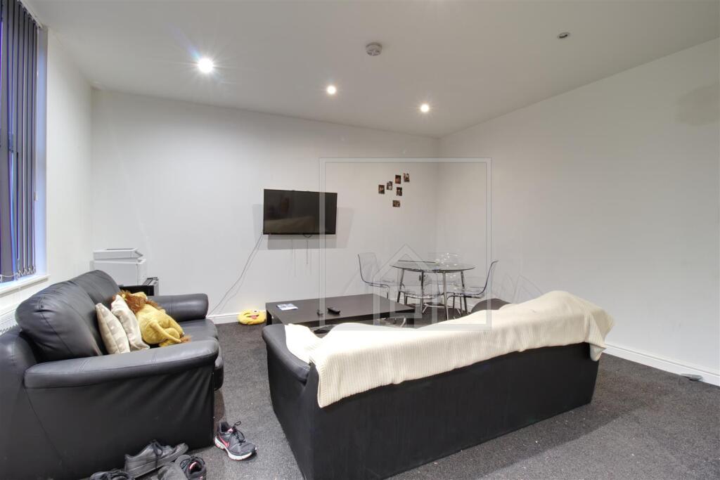 4 bed Detached for rent in Leeds. From Abode - Leeds 4 bed Detached for rent in Leeds. From Abode - Leeds