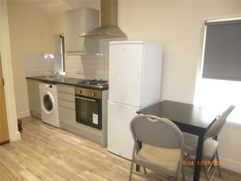 1 bed 1st Floor Flat for rent in Cardiff. From Moginie James - Roath