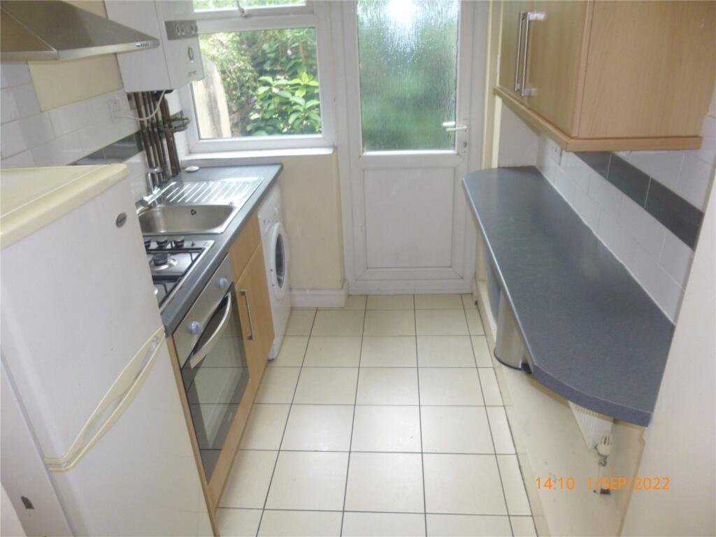 1 bed 1st Floor Flat for rent in Cardiff. From Moginie James - Roath