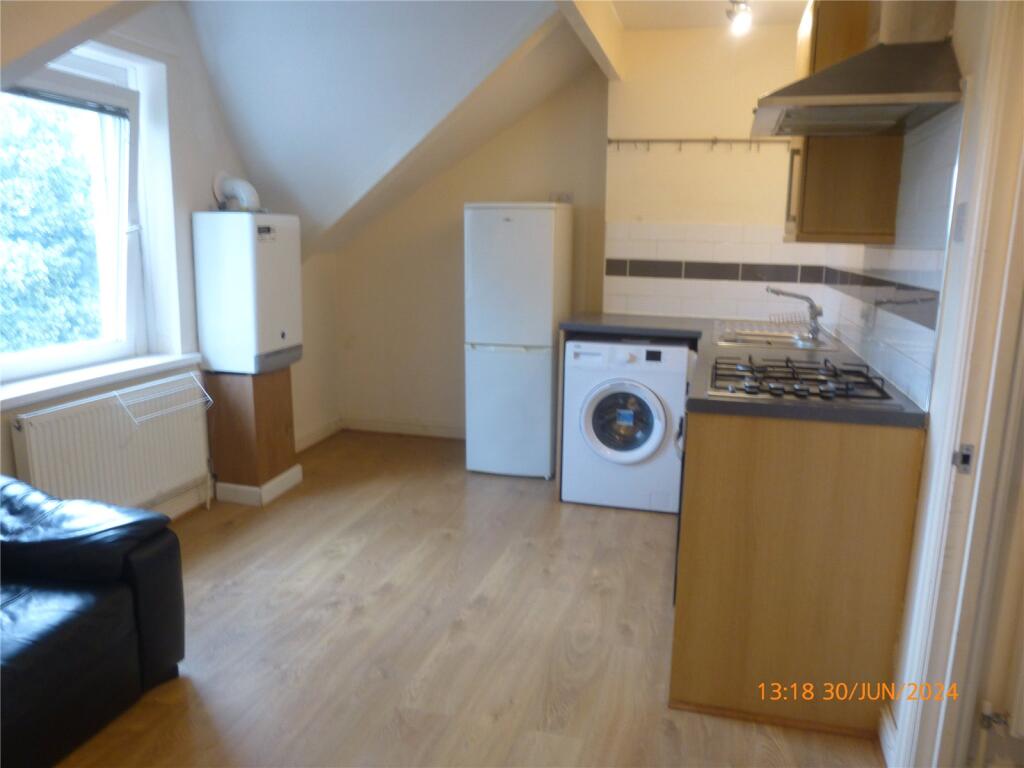 1 bed 1st Floor Flat for rent in Cardiff. From Moginie James - Roath