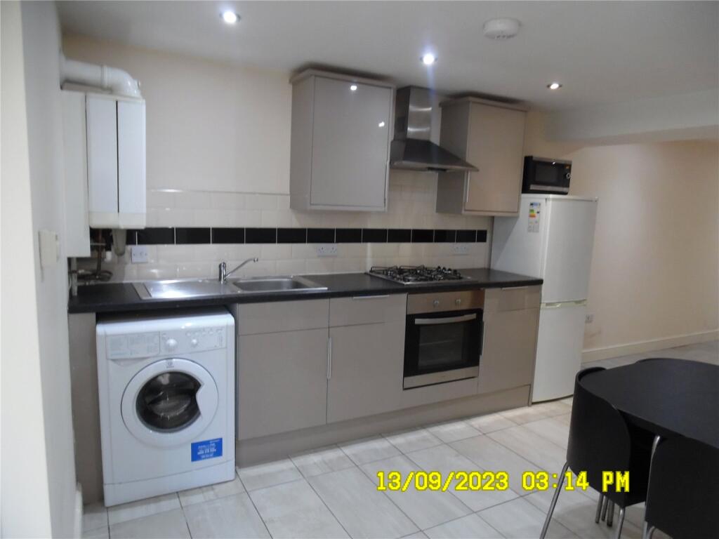 1 bed 1st Floor Flat for rent in Cardiff. From Moginie James - Roath