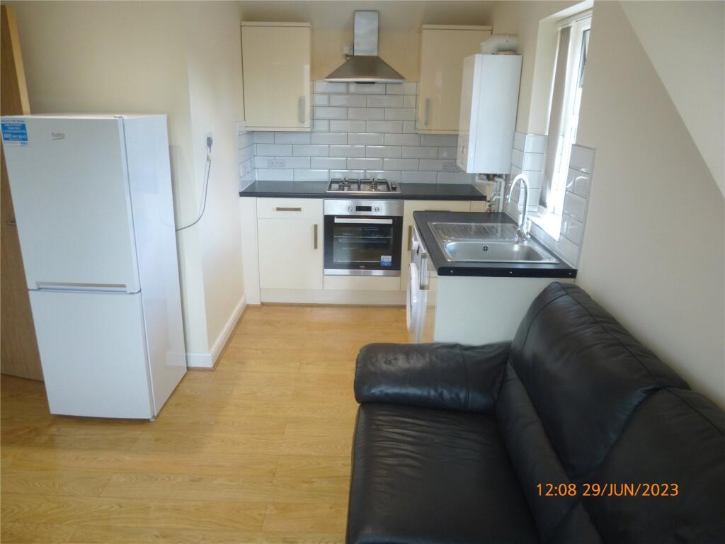 2 bed 1st Floor Flat for rent in Cardiff. From Moginie James - Roath 2 bed 1st Floor Flat for rent in Cardiff. From Moginie James - Roath