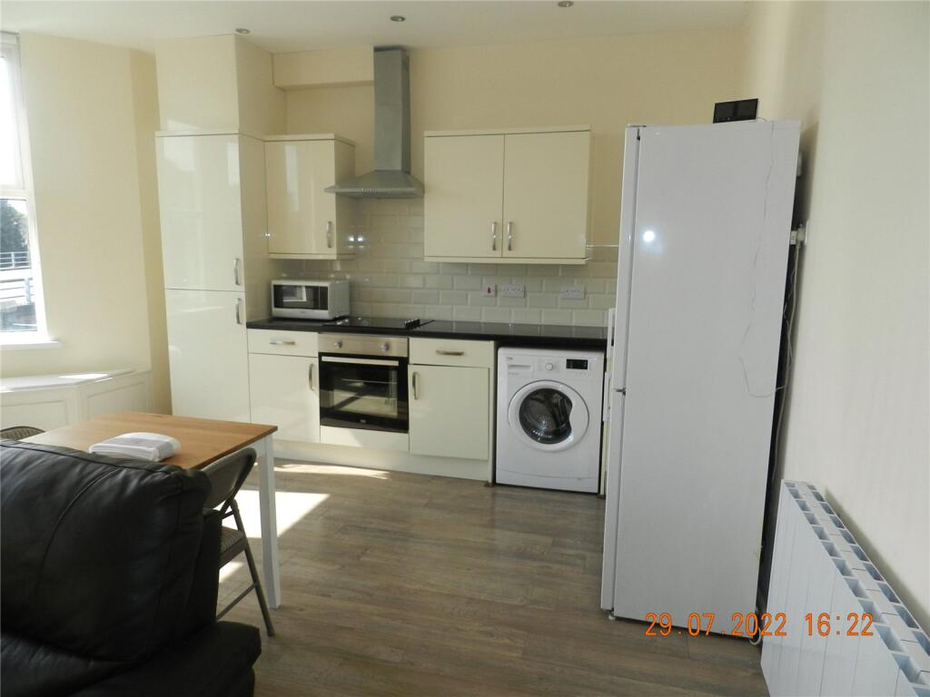 2 bed 1st Floor Flat for rent in Cardiff. From Moginie James - Roath