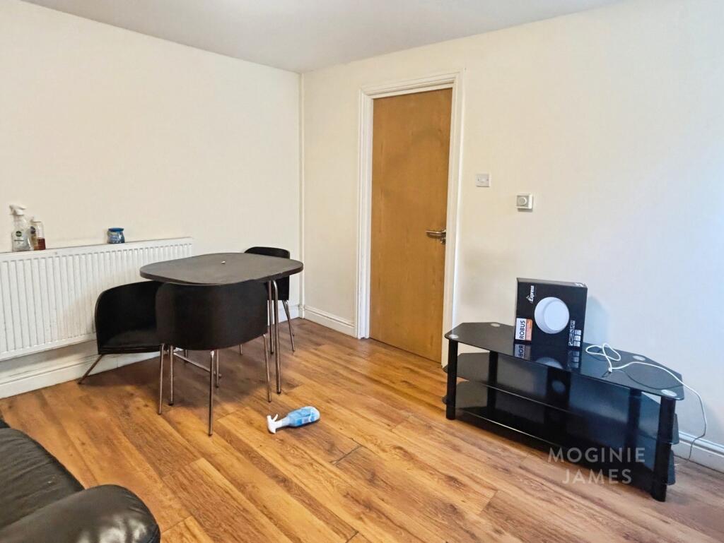 2 bed 1st Floor Flat for rent in Cardiff. From Moginie James - Roath 2 bed 1st Floor Flat for rent in Cardiff. From Moginie James - Roath