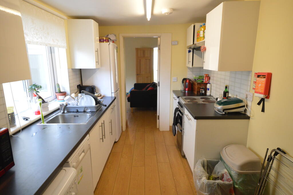 4 bed Mid Terraced House for rent in Cardiff. From Moginie James - Roath