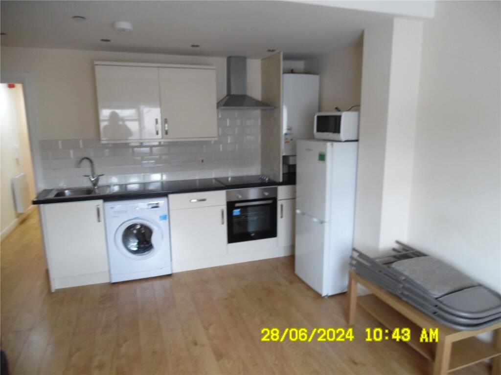 2 bed 1st Floor Flat for rent in Cardiff. From Moginie James - Roath