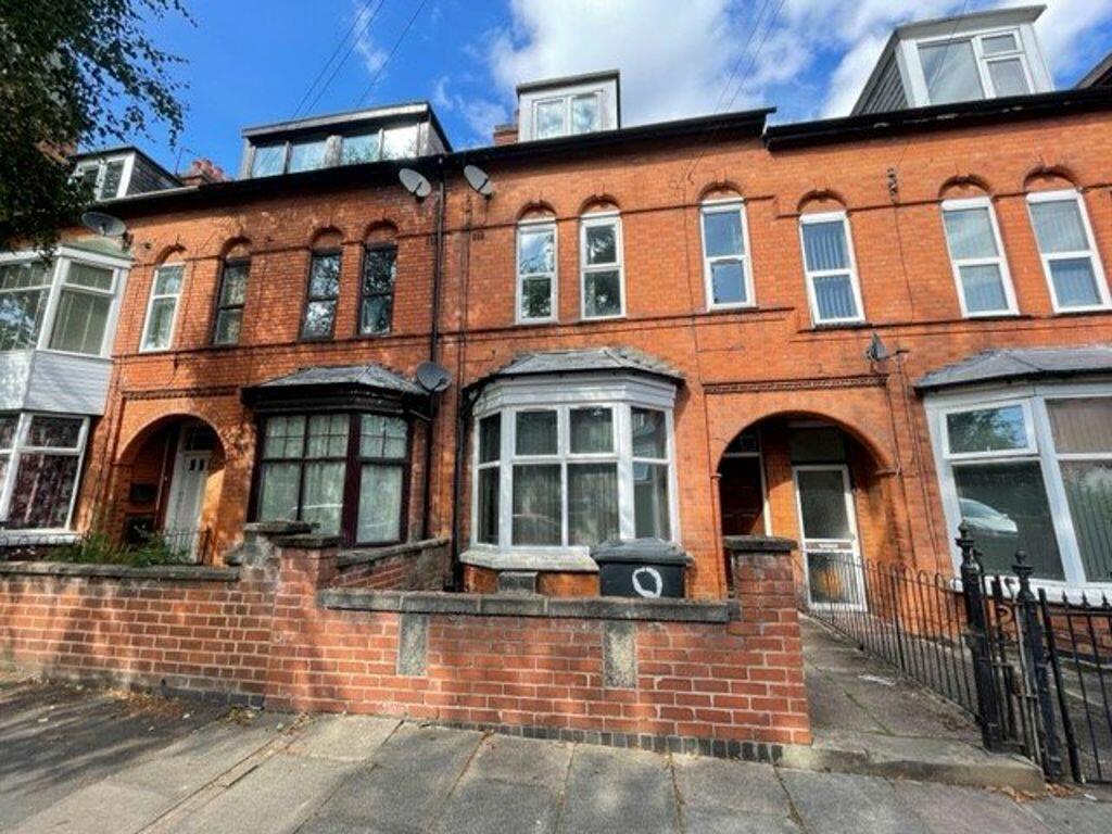 6 bed Mid Terraced House for rent in Leicester. From Barkers - Leicester